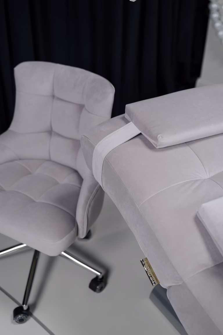 8D93A27E-F771-48BD-BA0C-352BD05EB000